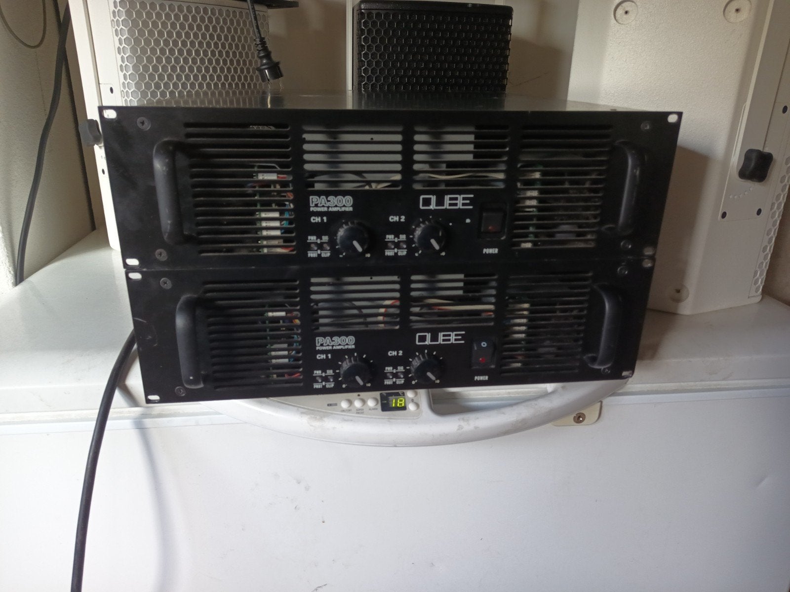 qube pa300 versterker, Ophalen, Gebruikt, Minder dan 500 watt
