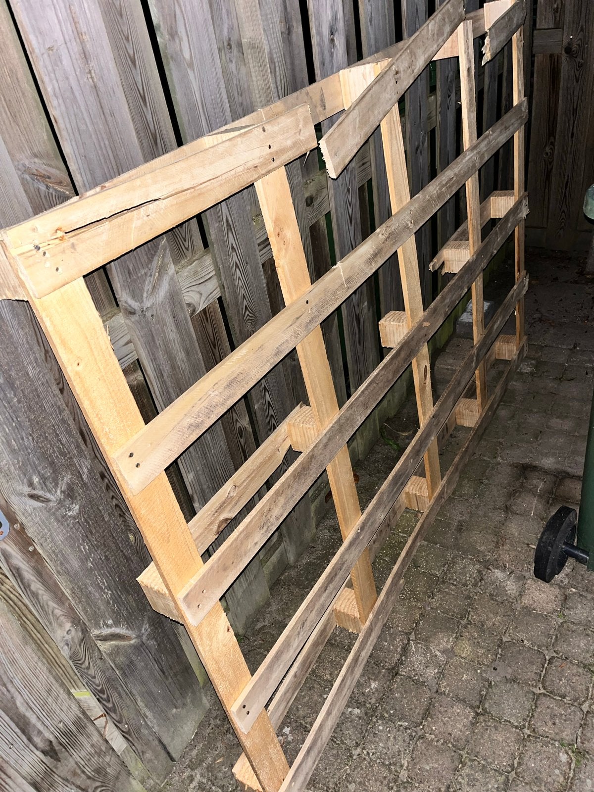 Gratis brandhout van pallet, Minder dan 3 m³, Ophalen, Overige houtsoorten, Blokken