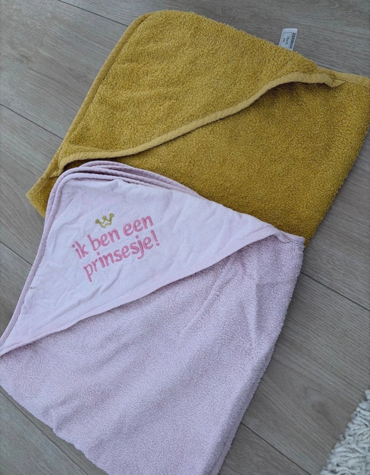 2x Badcape: Roze 'Prinsesje' & Geel, Wasbaar, Gebruikt, Overige typen, Ophalen of Verzenden