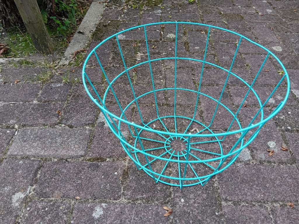 Turquoise metalen mand - decoratief en veelzijdig, Gebruikt, Mand, Rond, Ophalen of Verzenden