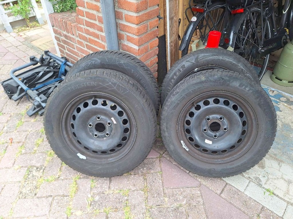 Winterbanden Skoda Octavia 3 2013, Ophalen, Gebruikt, 15 inch, Banden en Velgen