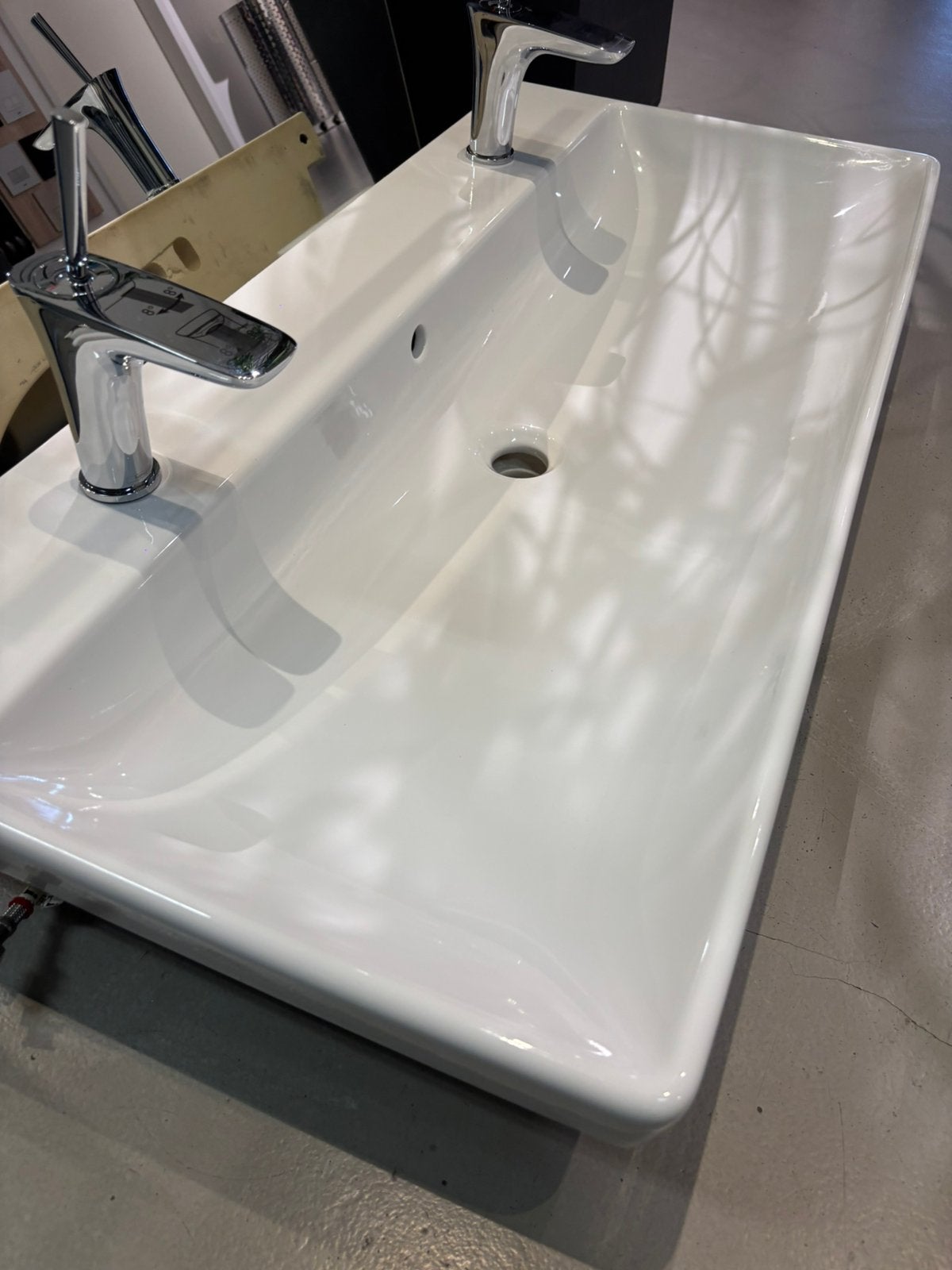 Villeroy & Boch Avento met Hansgrohe kranen, Ophalen, Nieuw, Chroom, Wastafel