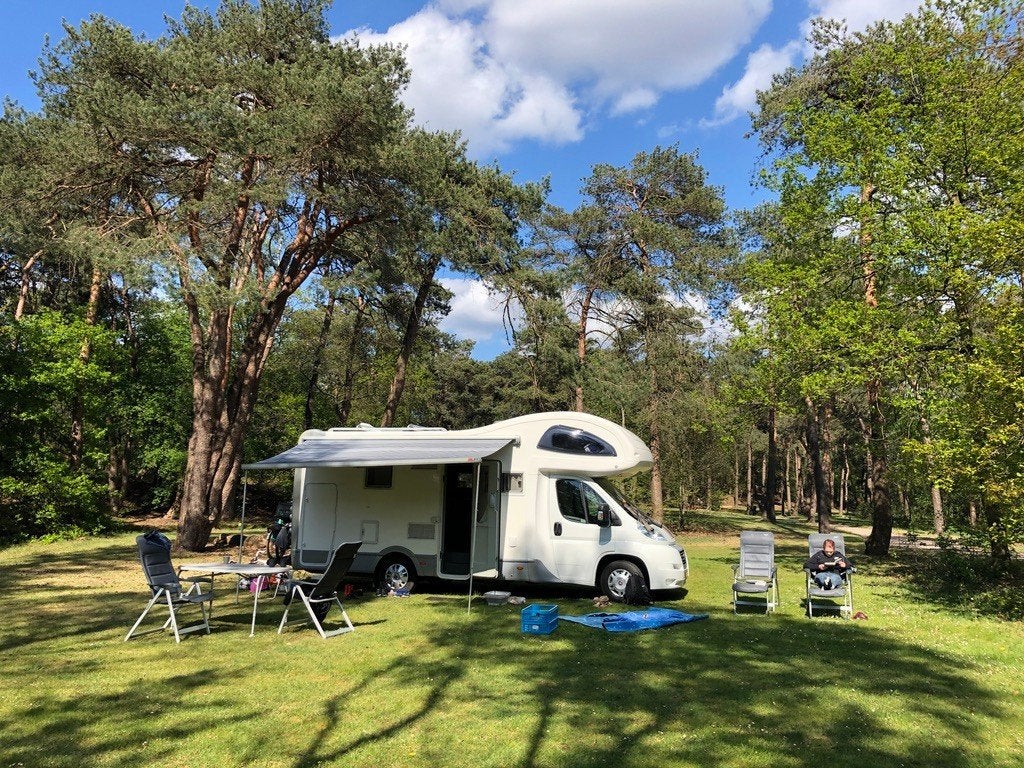Luxe 6-persoons FAMILIE alkoofcamper - Mobilvetta M600, Caravans en Kamperen, Campers, Overige merken, Luifel, Alkoof, Ringverwarming