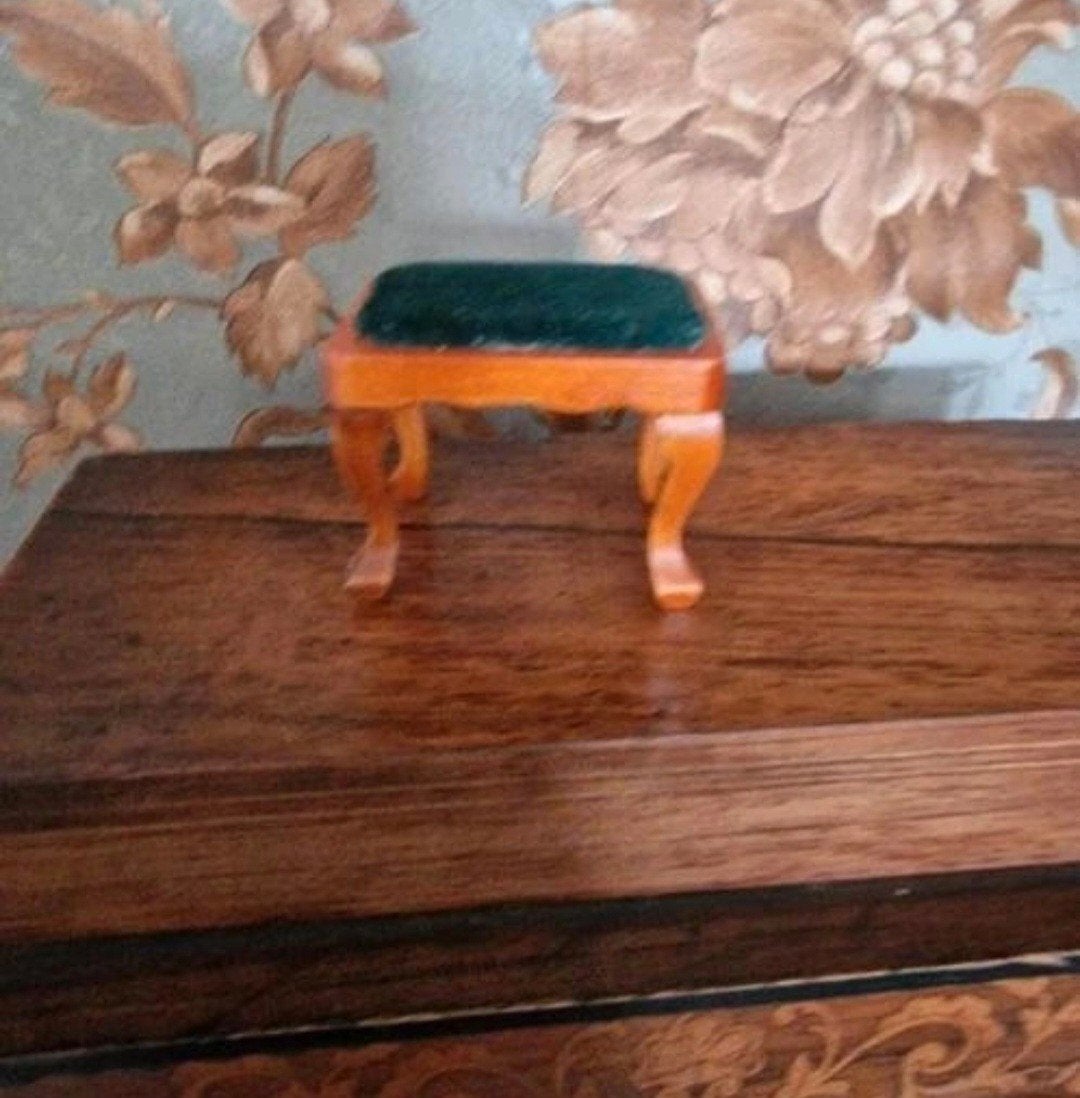 Miniatuur halbankje voor poppenhuis, Ophalen of Verzenden