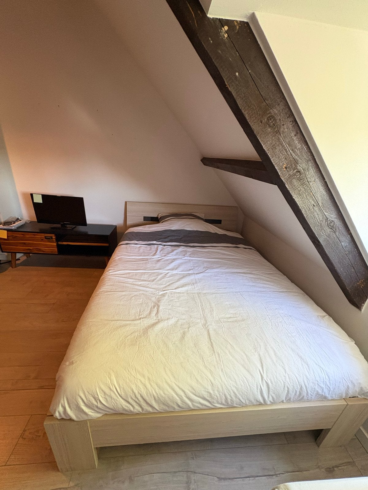 Twijfelaar met lattenbodem en matras, Ophalen, Gebruikt, Overige kleuren, 140 cm