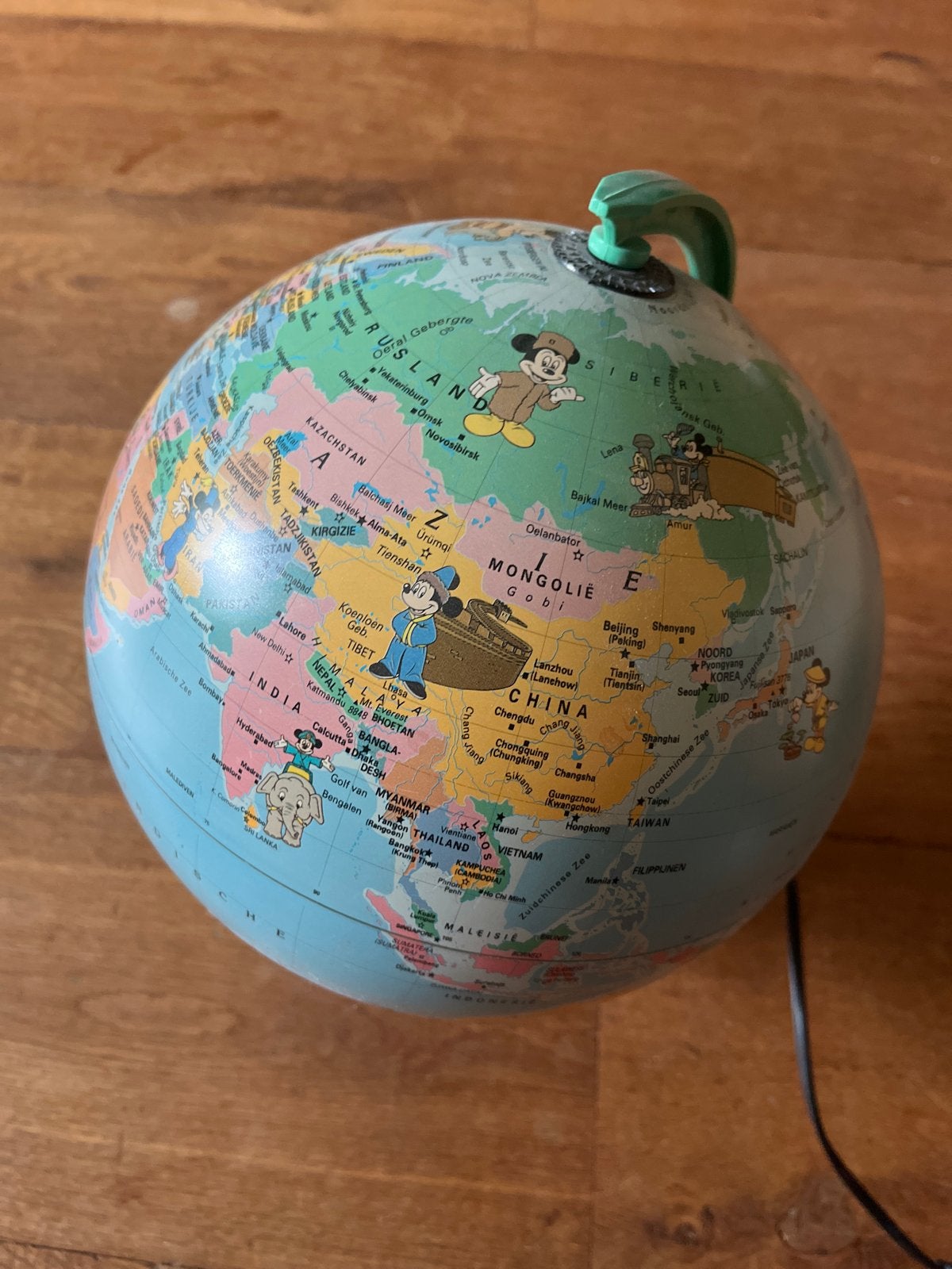 Disney Wereldbol met Mickey Mouse en vrienden, verlicht, Gebruikt, Kunststof, Kinderwereldbol, Ophalen