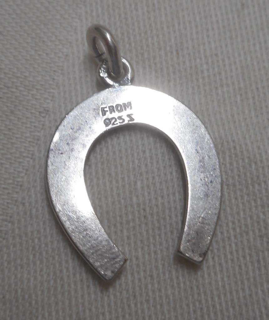 Zilveren vintage hoefijzer hanger gesigneerd FROM nr.943, Verzenden, Zo goed als nieuw, Zilver, Zilver
