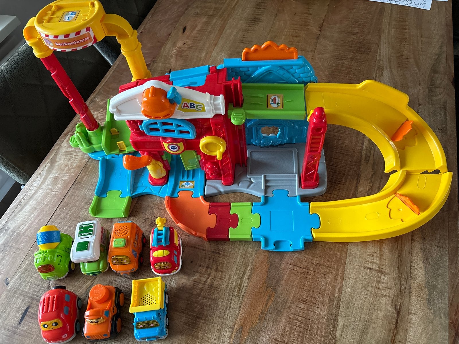 VTech Toet Toet Auto's Brandweerkazerne met extra auto's, Ophalen, Gebruikt