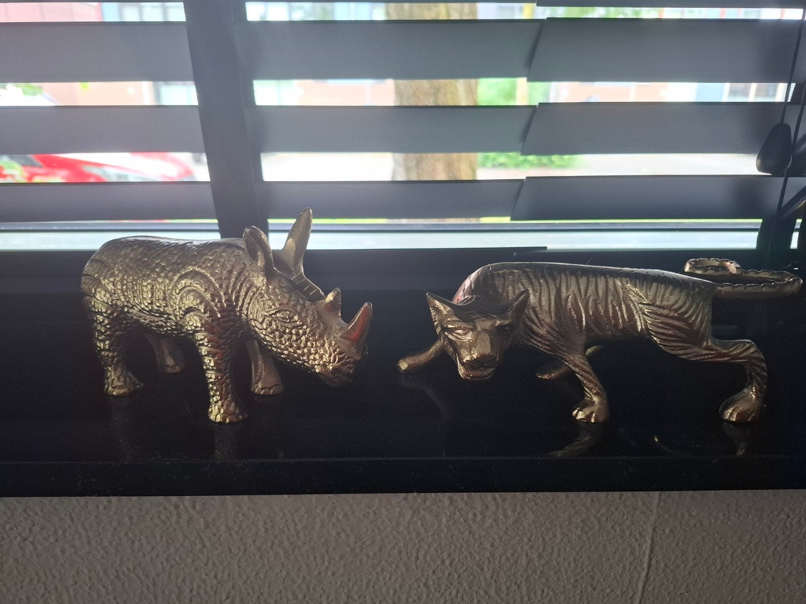Decoratieve beelden: Neushoorn en Tijger, Ophalen of Verzenden