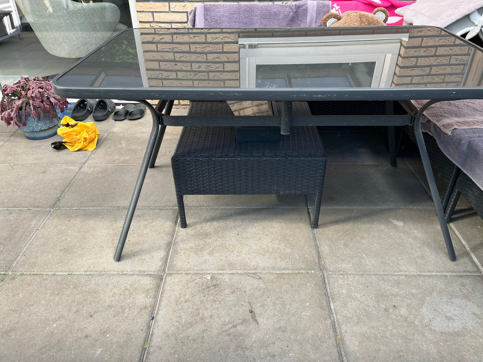 Tuin-/balkontafel met glazen blad, Tuin en Terras, Ophalen, Gebruikt, Rechthoekig, Metaal