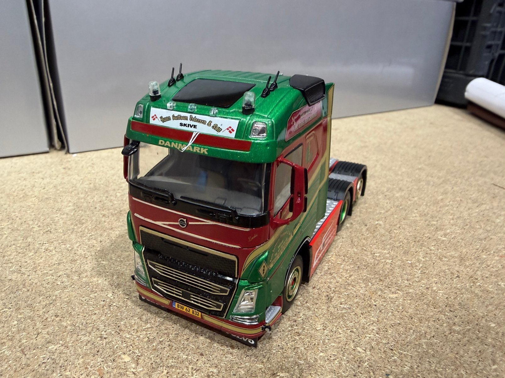 VOLVO FH4 6x2 HANS GUTTORM PEDERSEN, Ophalen of Verzenden, Nieuw, Bus of Vrachtwagen, Wsi