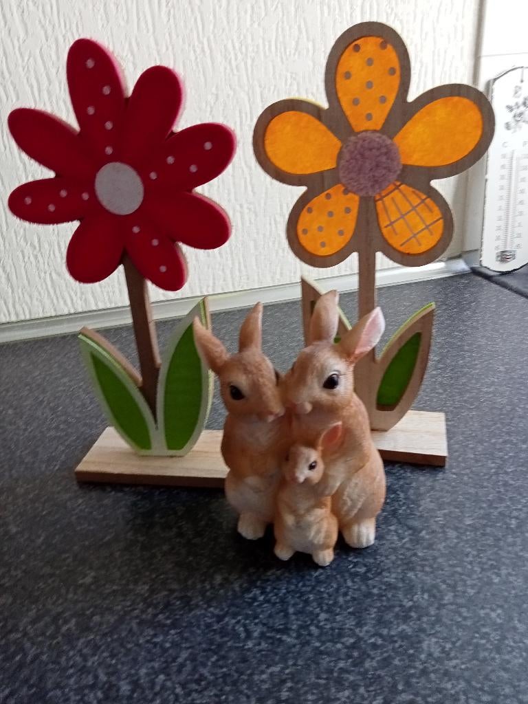 PASEN: 2x bloemen en 1x hazen beeldje, Ophalen of Verzenden