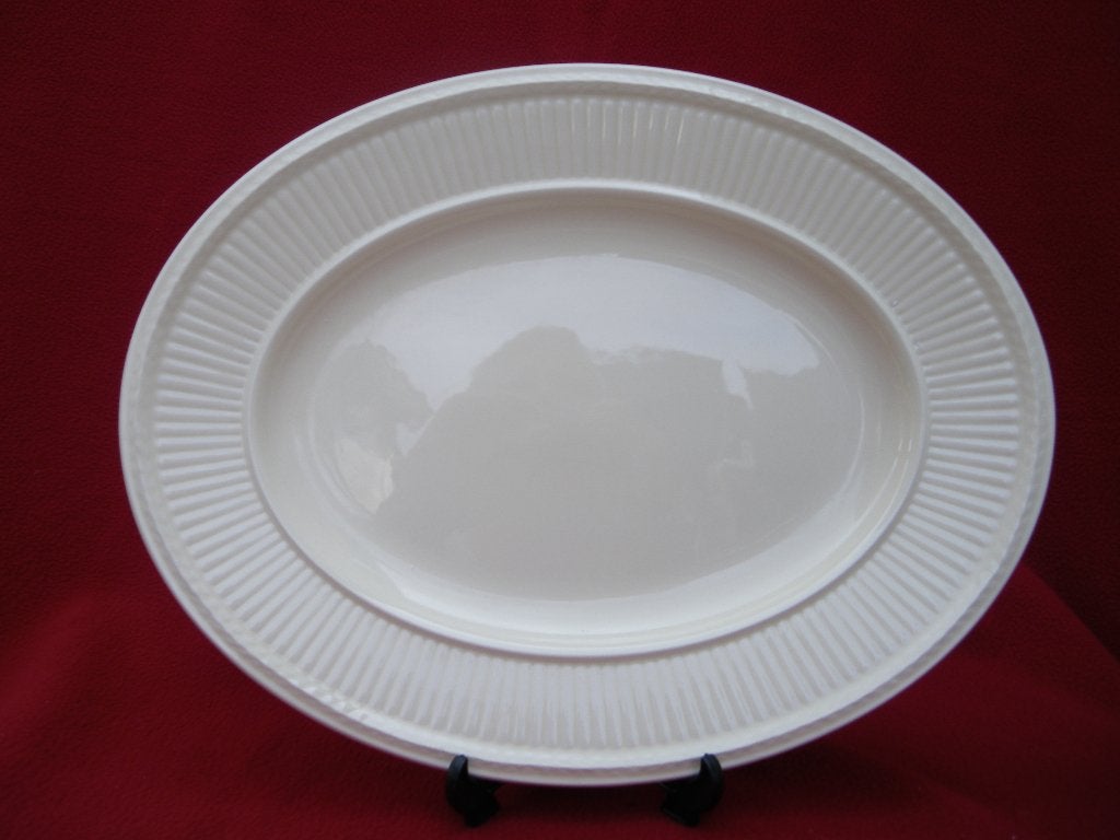 Wedgwood EDME Grote ovale vleesschotel 40 x 31 in nieuwstaat, Klassiek, Ophalen of Verzenden, Schaal of Schalen, Zo goed als nieuw