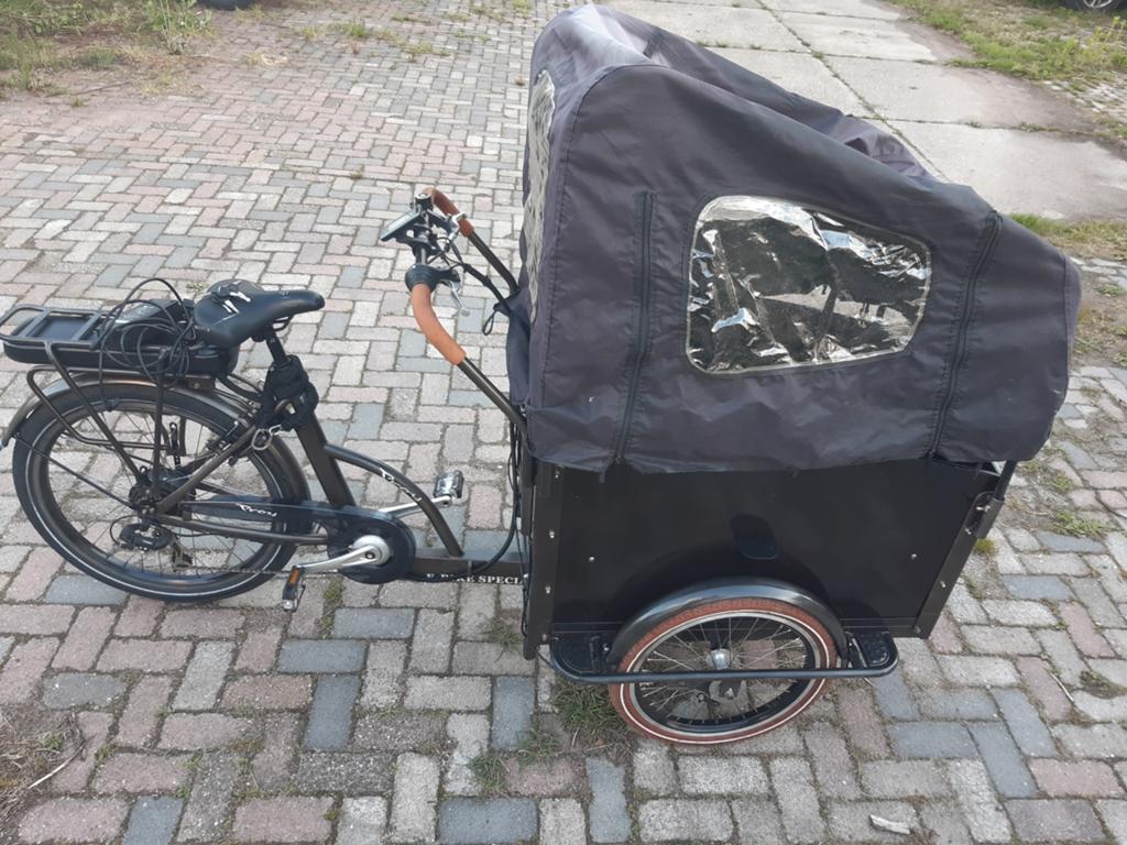 Elektrische bakfiets, Fietsen en Brommers, Fietsen | Bakfietsen, Zo goed als nieuw, 4 kinderen of meer, Ophalen of Verzenden