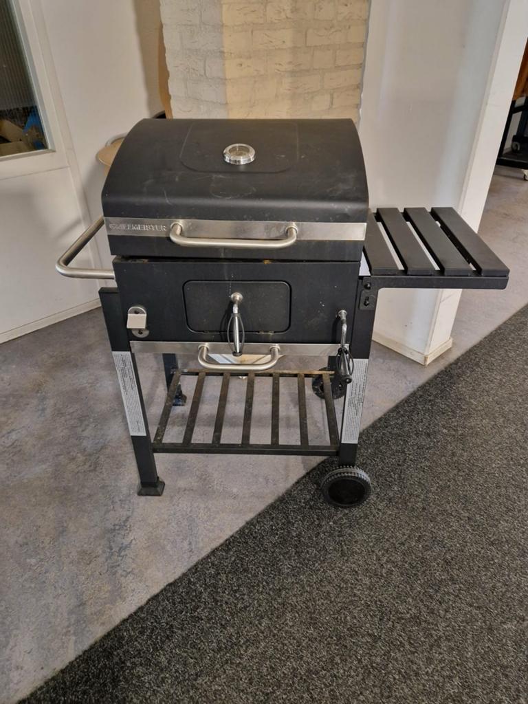 Grillmeister BBQ met thermometer en zijtafel T,E,A,B, Ophalen, Gebruikt, Grillmeister