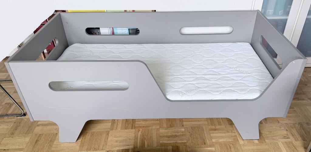 Grijs kinderbed Petit Amelie 140 x 70, Ophalen, Gebruikt, 70 tot 85 cm, 140 tot 160 cm