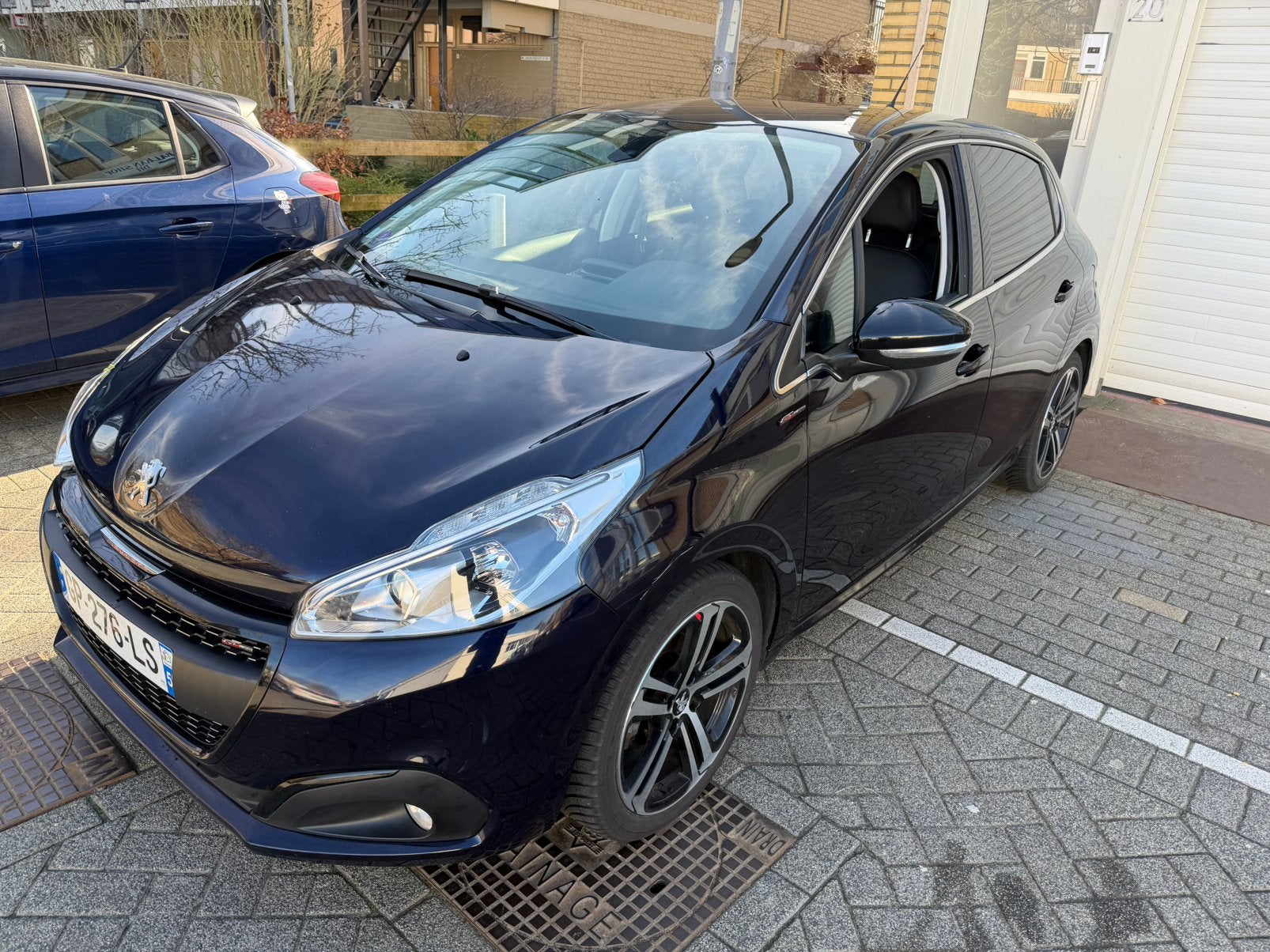 Peugeot 208 1.2 Turbo 140PK GT-LINE LEER NAVI SPORT TREKHAAK, Ophalen, Zilver of Grijs, Benzine, Peugeot