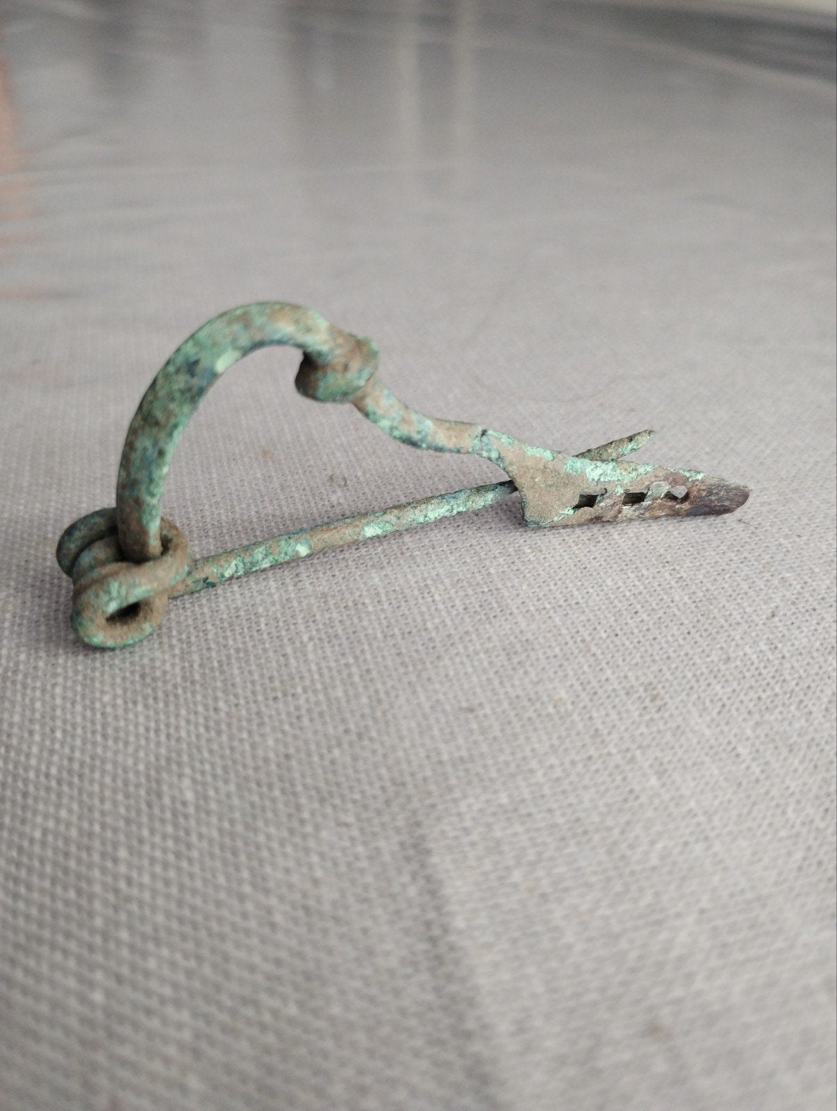 bodemvondst mooie grote fibula, Antiek en Kunst, Antiek | Koper en Brons, Ophalen of Verzenden