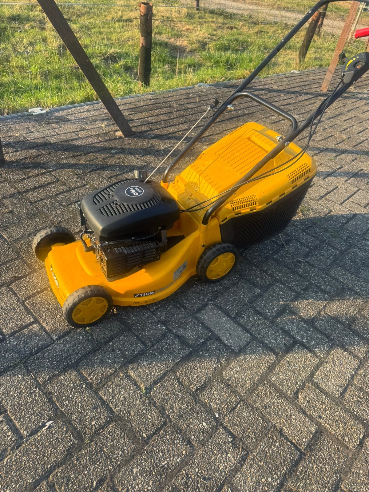 Stiga sv 40 grasmaaier, Tuin en Terras, Grasmaaiers, Ophalen, Cirkelmaaier, Gebruikt, Opvangbak