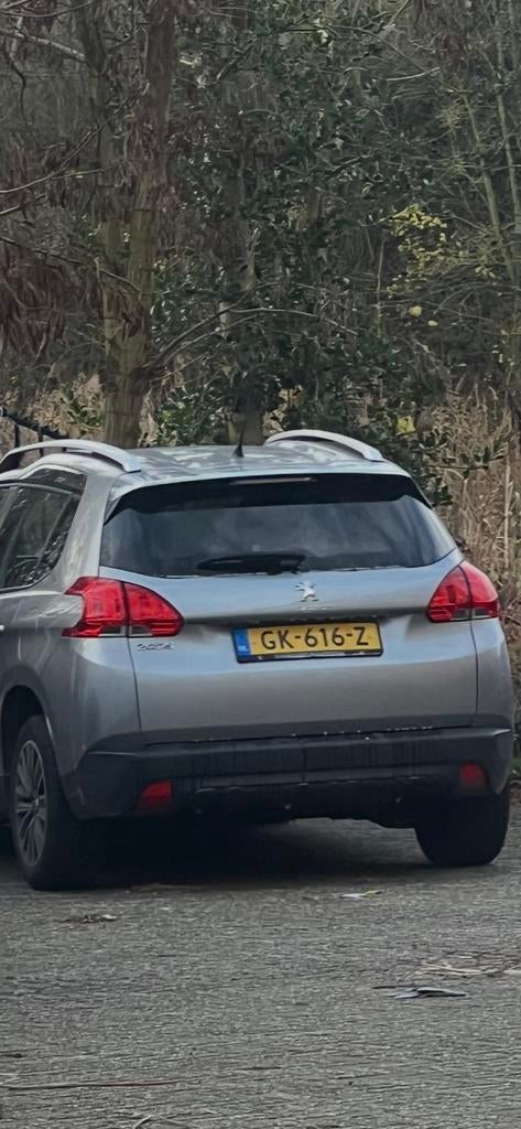 Peugeot 2008 1.2 E-vti 60KW Etg5 2015 Grijs, Auto's, Peugeot, 40 €/maand, Zwart, 1199 cc, 770 kg