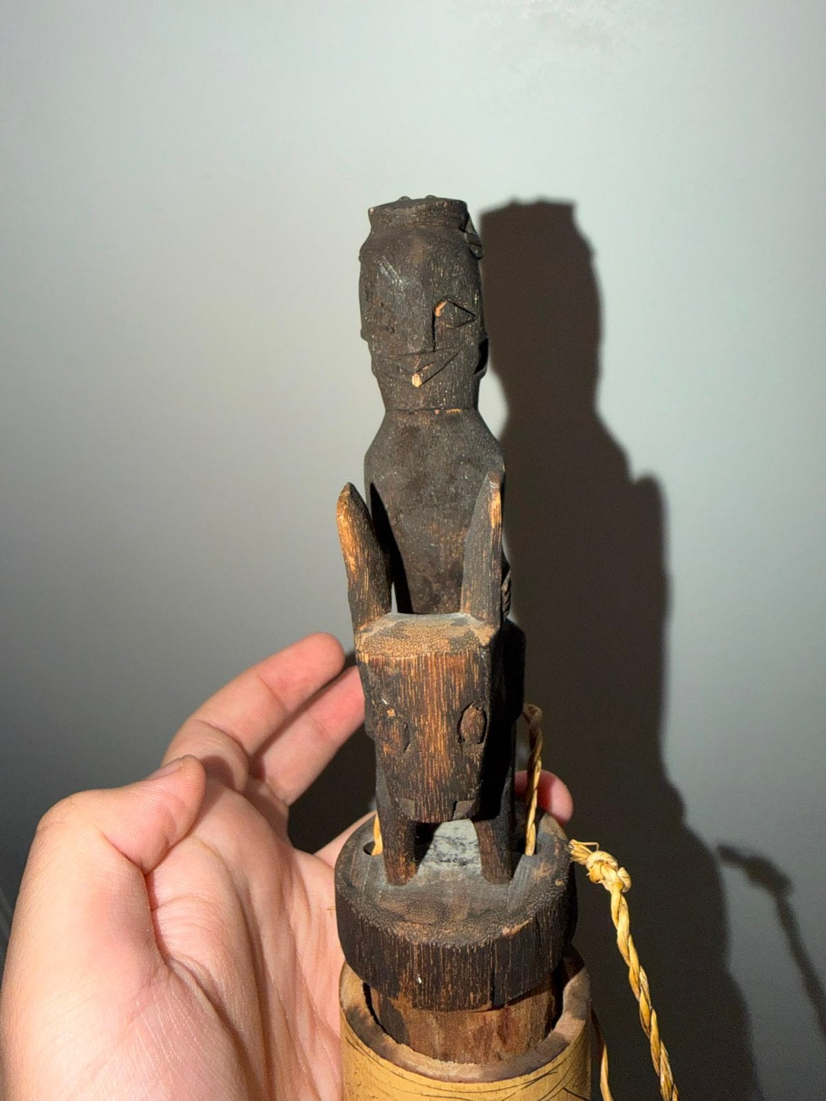 Vintag Batak bamboe container.Sumatra Indonesië handgesneden, Antiek en Kunst, Ophalen of Verzenden