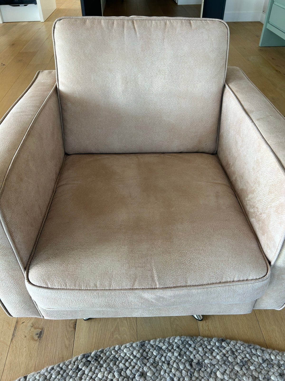 Comfortabele beige fauteuil met draaivoet, Ophalen, Gebruikt, Stof, 75 tot 100 cm