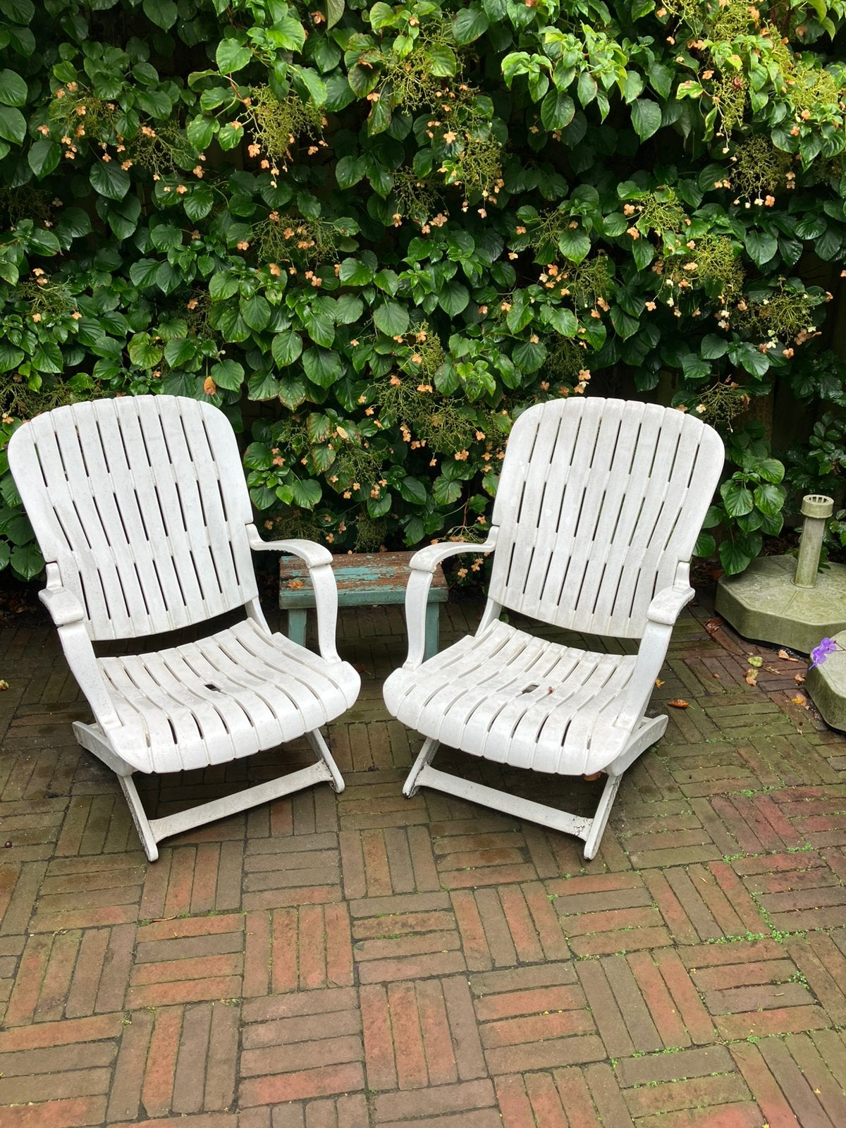 Twee verstelbare tuinstoelen gratis afhalen., Tuin en Terras, Tuinstoelen, Ophalen, Gebruikt, Kunststof