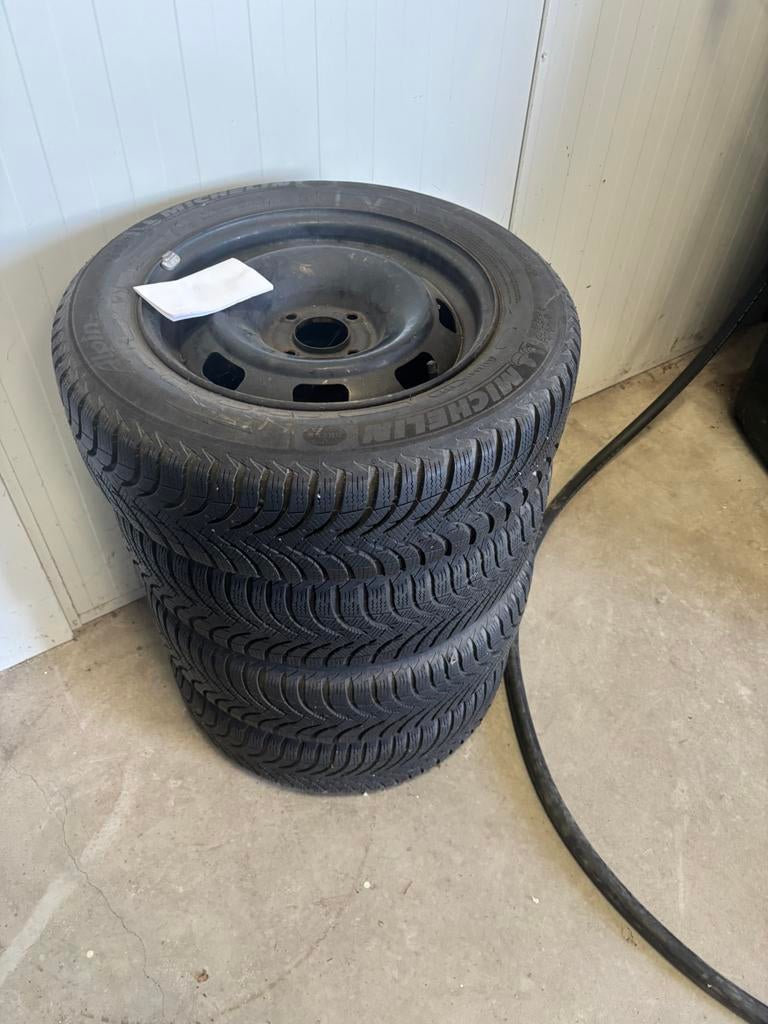 Velgen met michelin winterbanden (Citroën C3), Auto-onderdelen, Banden en Velgen, Ophalen, Gebruikt, 15 inch, Personenwagen