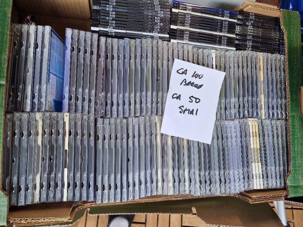 Grote partij lege CD-doosjes (ca. 150 stuks), Gebruikt, Overige typen, Ophalen of Verzenden, Kunststof