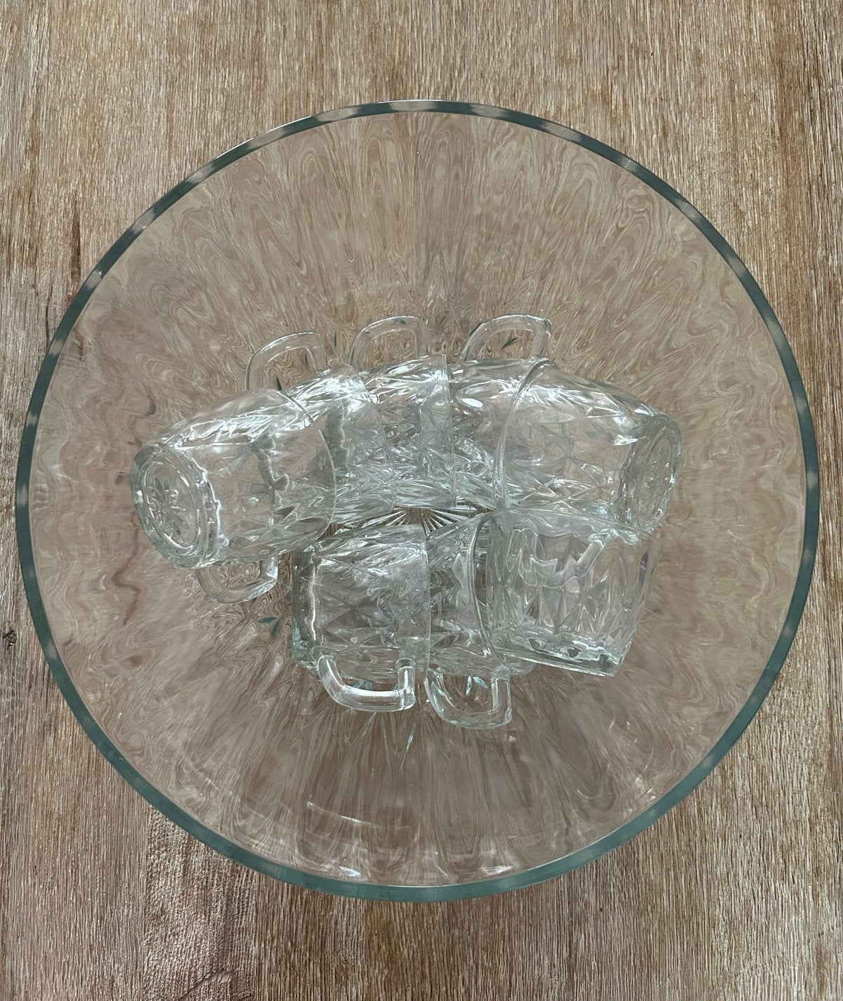 Bowlset: zware glazen schaal met 8 kopjes en plastic lepel, Huis en Inrichting, Keuken | Servies, Zo goed als nieuw, Glas of Glazen
