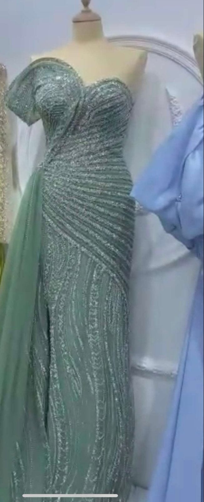 Elegante Galajurk met Pailletten en Split, Kleding | Dames, Trouwkleding en Trouwaccessoires, Ophalen of Verzenden, Zo goed als nieuw