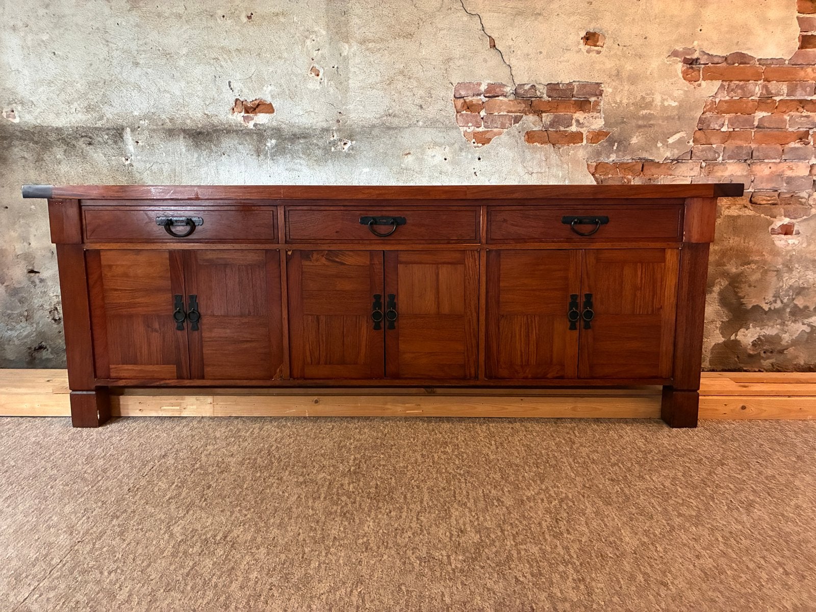 Hardhouten dressoir met lades en deuren, Huis en Inrichting, Ophalen, Gebruikt, Met deur(en), 200 cm of meer