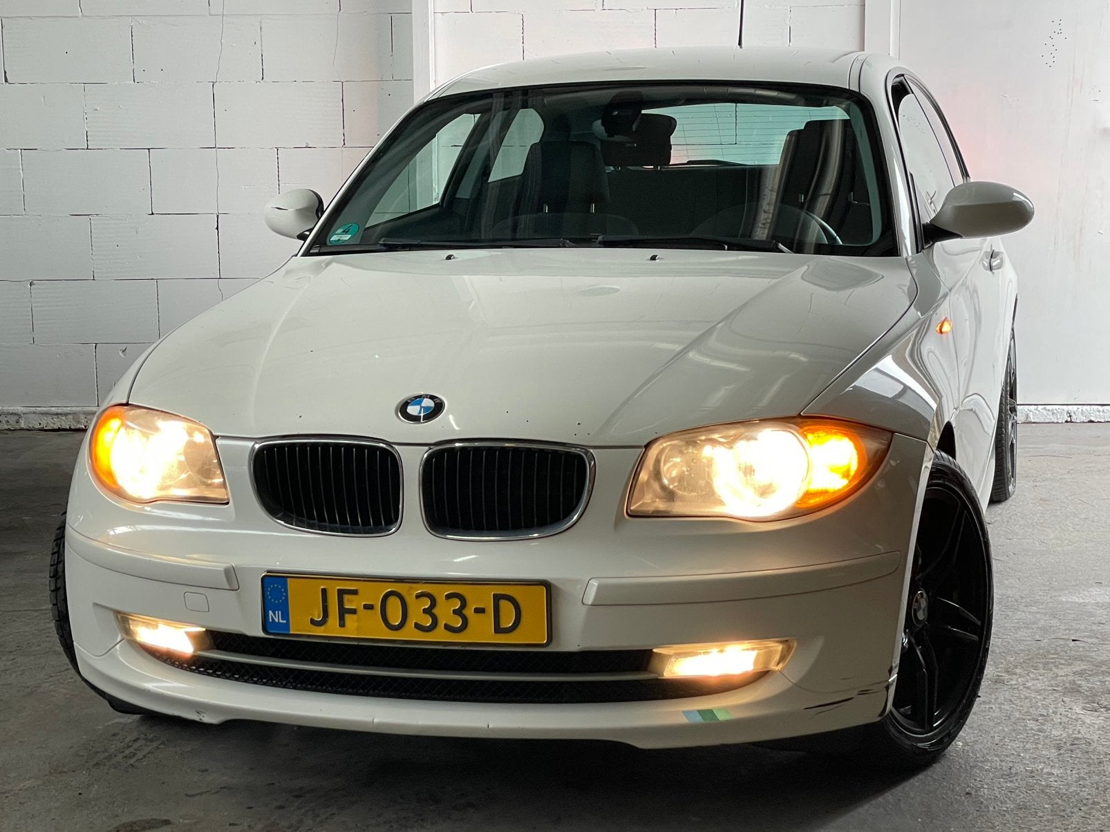 BMW 1-Serie 1.6 3DR • AIRCO • 6BAK • AUX • RIJDT UITSTEKEND!, Auto's, BMW, 1-Serie, Achterwielaandrijving, 1599 cc, 4 cilinders