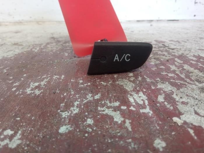 Airco Schakelaar van een Toyota Aygo, Gebruikt, -, -, Ophalen of Verzenden