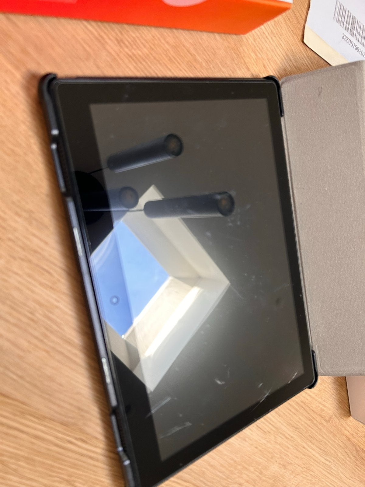 Lenovo Tab E10 met hoes en originele accessoires, Computers en Software, Android Tablets, Gebruikt, Wi-Fi, 10 inch, 16 GB, Usb-aansluiting