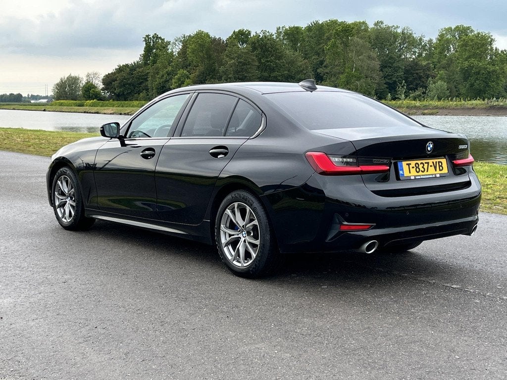 BMW 3-serie 320i High Executive Keyless, clima, stoelverwarm, Automaat, Achterwielaandrijving, Gebruikt, Euro 6