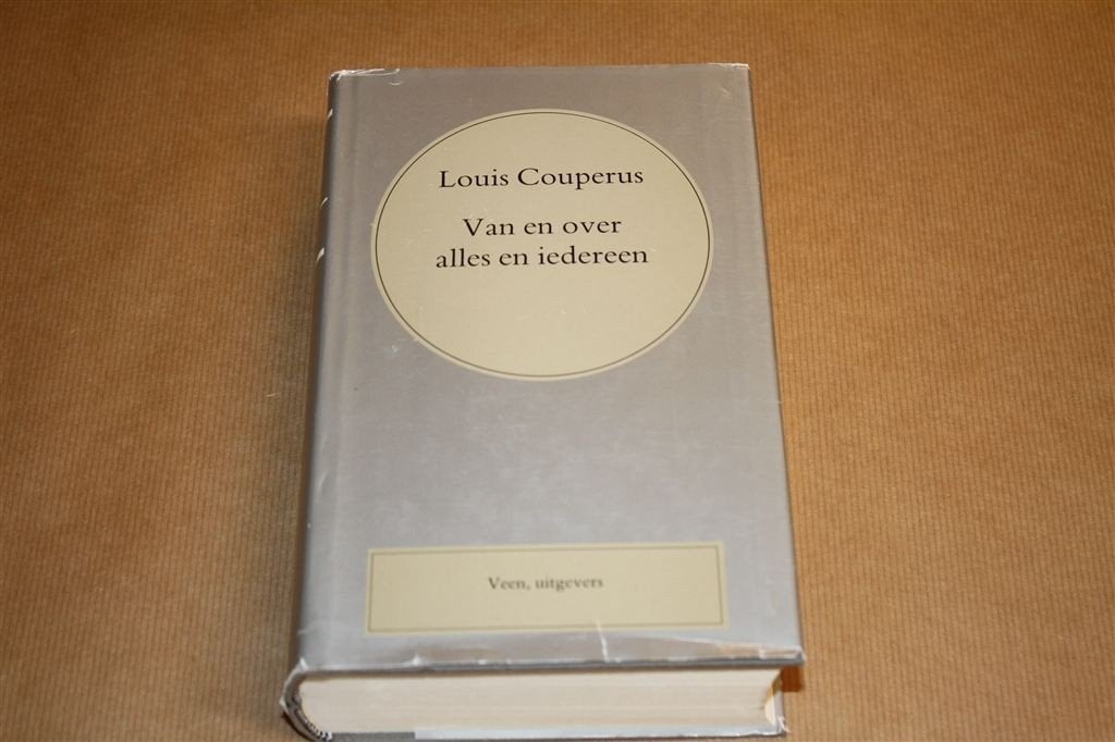 Van en over alles en iedereen. Louis Couperus., Boeken, Literatuur, Ophalen of Verzenden, Gelezen