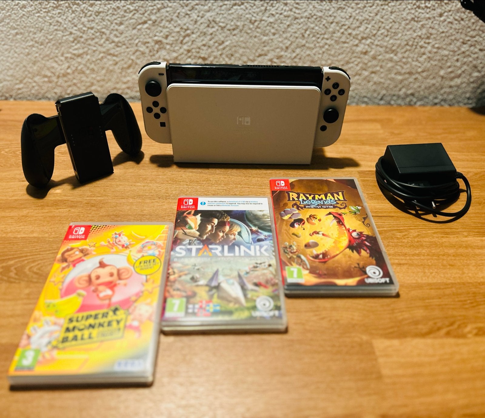 Nintendo Switch OLED Wit met 3 games en accessoires