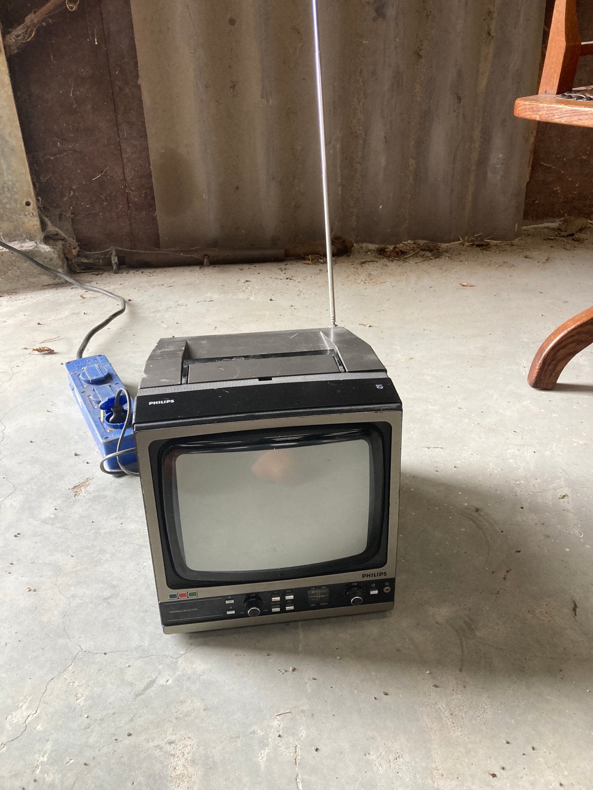 Vintage Philips draagbare TV met radio - In goede staat, Ophalen