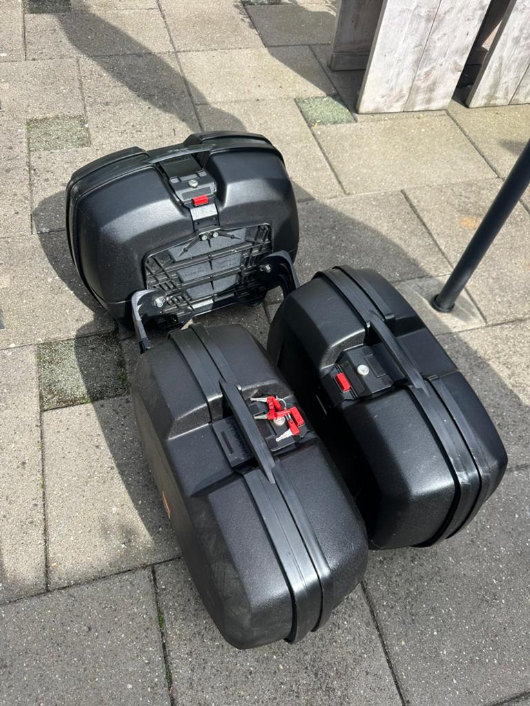 Kawasaki zzr 600 d2 zij koffers compleet, Ophalen, Zo goed als nieuw