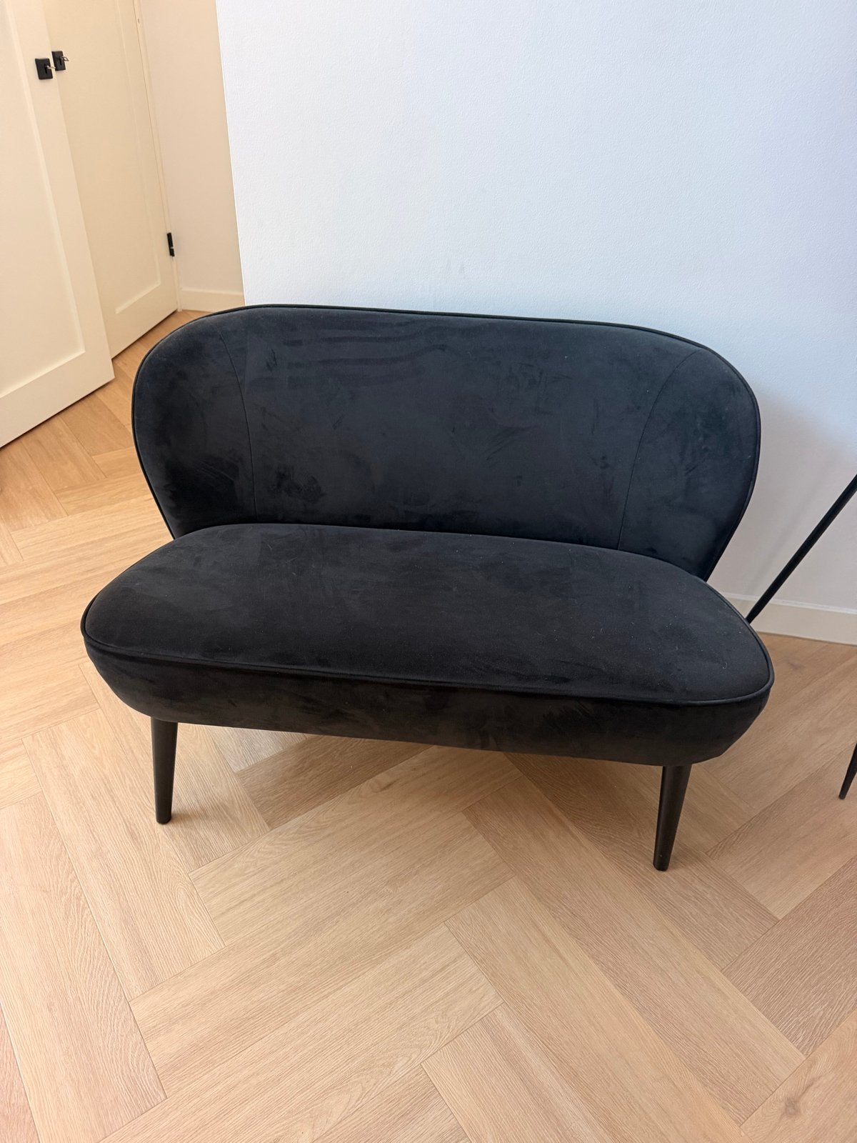 Stijlvol zwart velvet bankje - retro design, Ophalen, Gebruikt, Minder dan 75 cm, Tweepersoons