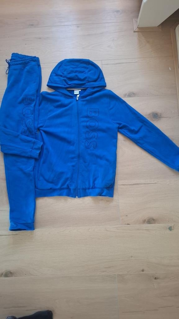 Hugo Boss Pak - Blauw Trainingspak jongen 16-M, Ophalen of Verzenden, Zo goed als nieuw, Maat 170