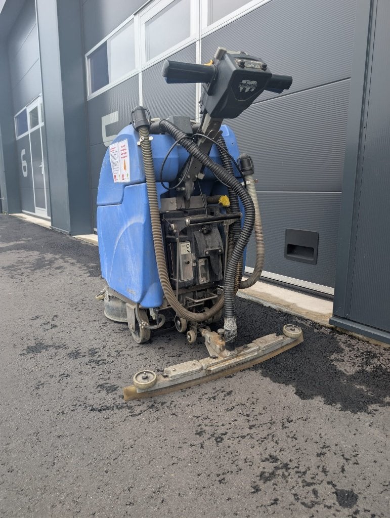 Numatic TTB 3450 accu schrobzuigmachine 24V, werkt goed, Ophalen, Info@numatic.nl, Schrobmachine, Vennootsweg 15, 2404 CG Alphen aan den Rijn, Nederland