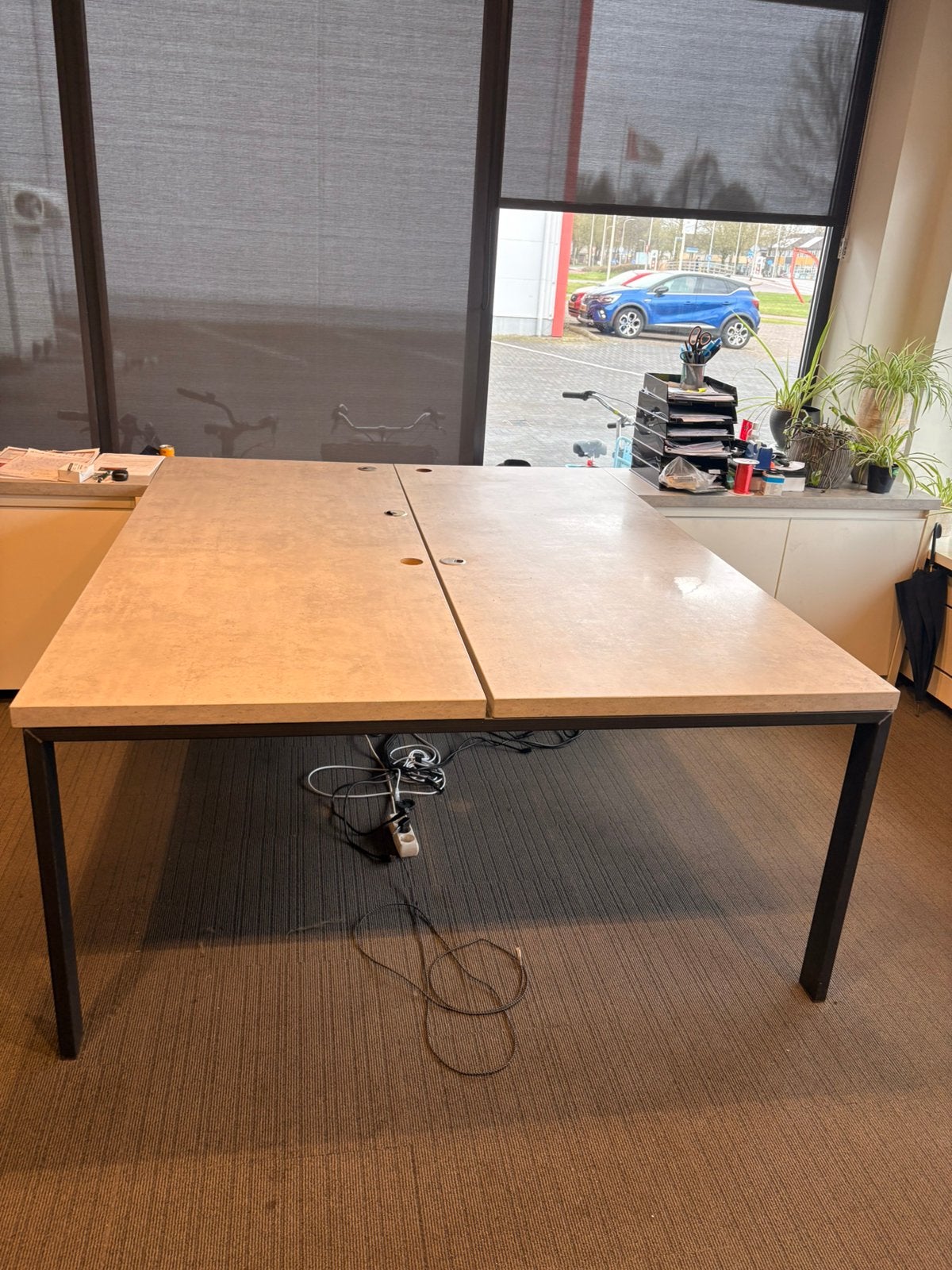 2x 2 nette duo bureau, Huis en Inrichting, Bureaus, Ophalen, Zo goed als nieuw