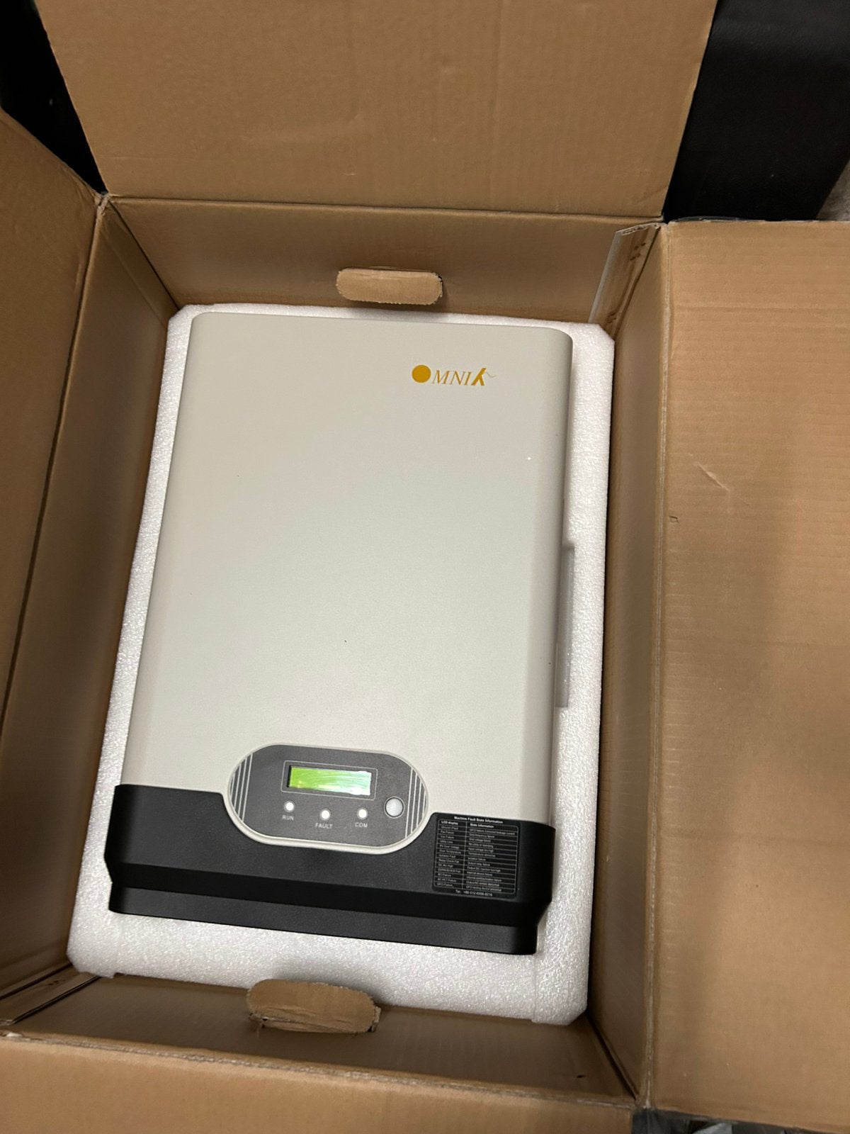 Omvormer Omik Solar 3000 w 1 fase, Doe-het-zelf en Verbouw, Ophalen, Zo goed als nieuw, Overige typen