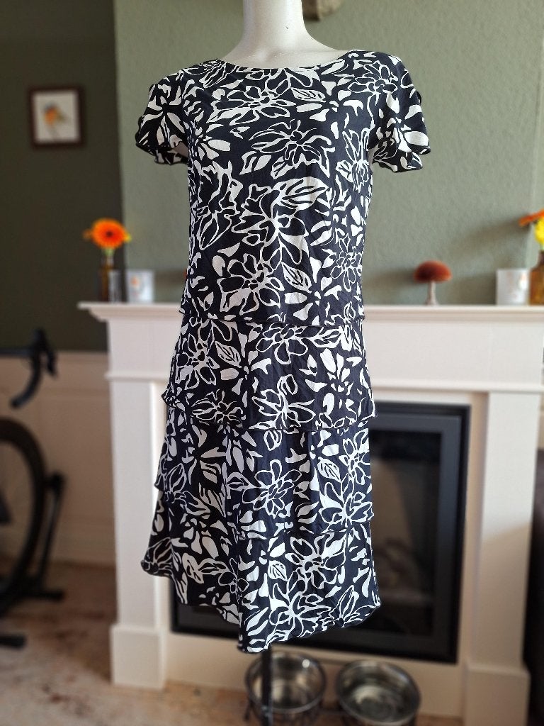 Betty Barclay diep donker blauw witte laagjes jurk 36 S, Kleding | Dames, Maat 38/40 (M), Betty Barclay, Zo goed als nieuw, Knielengte