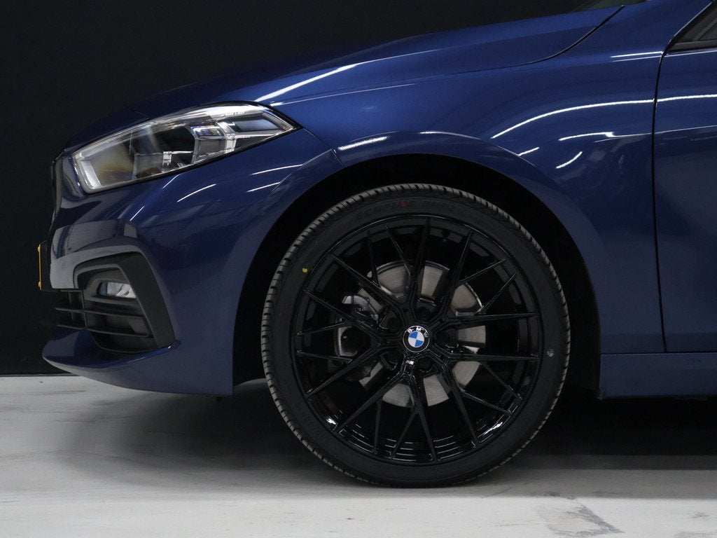 BMW 1-serie 118i M Sport [M STUUR, APPLE CARPLAY, STOELVERWA, Auto's, BMW, 136 pk, Gebruikt, Blauw, Bedrijf