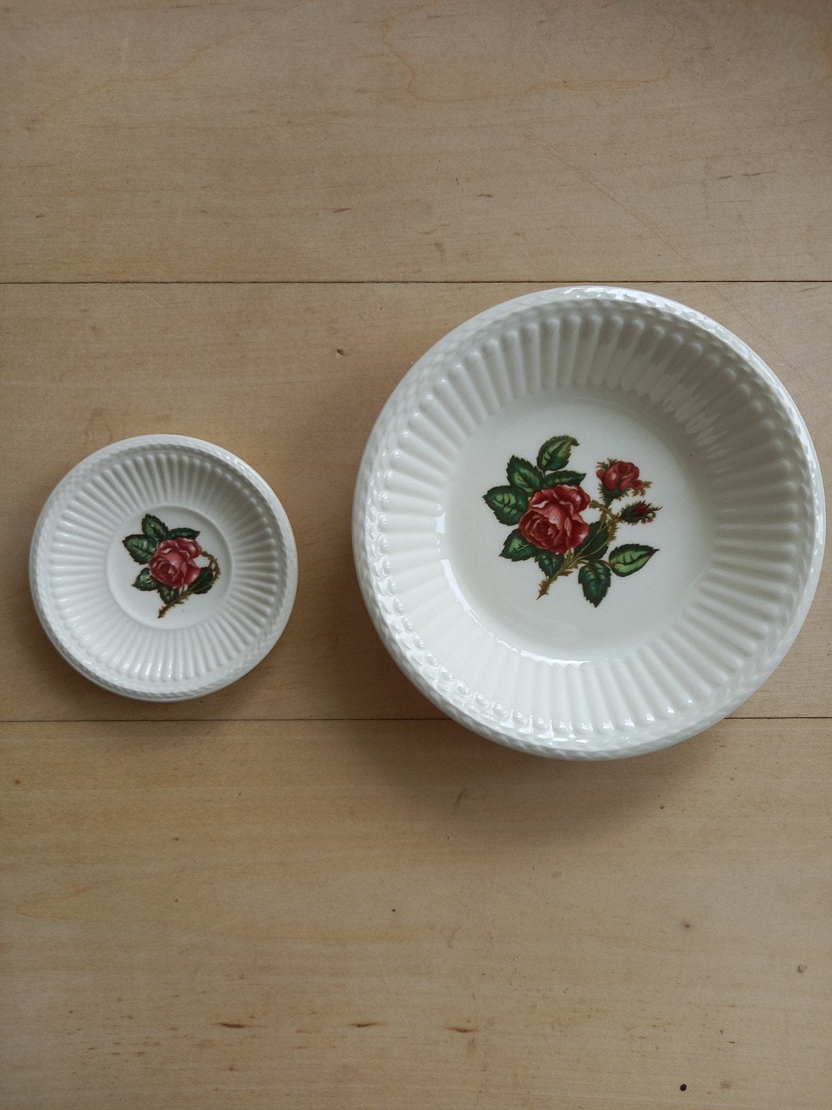 Wedgwood Moss Rose theetip/bonbonbordje en compoteschaaltje, Ophalen of Verzenden
