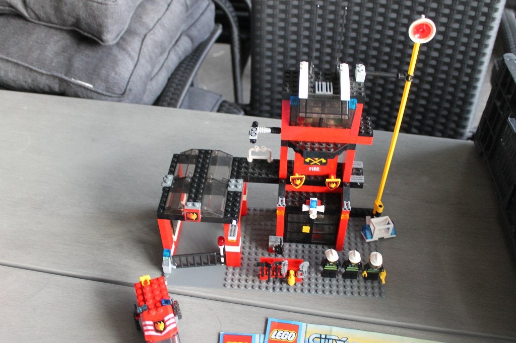 lego city brandweerkazerne 7240, City, Lego, Ophalen of Verzenden, Zo goed als nieuw