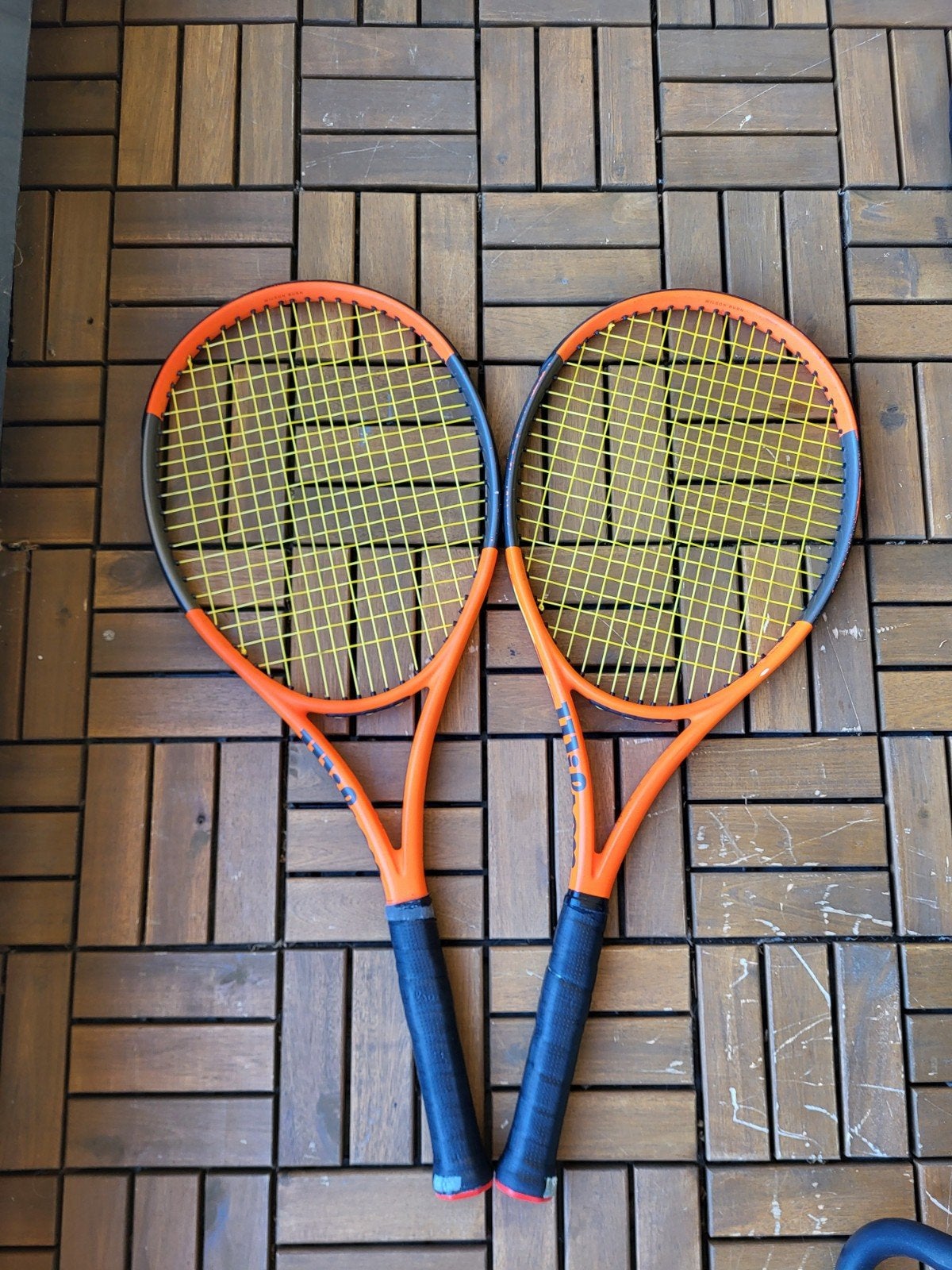 2x Wilson Burn 100 V2.0 Tennisrackets - 300 gram, Ophalen, Racket, Wilson